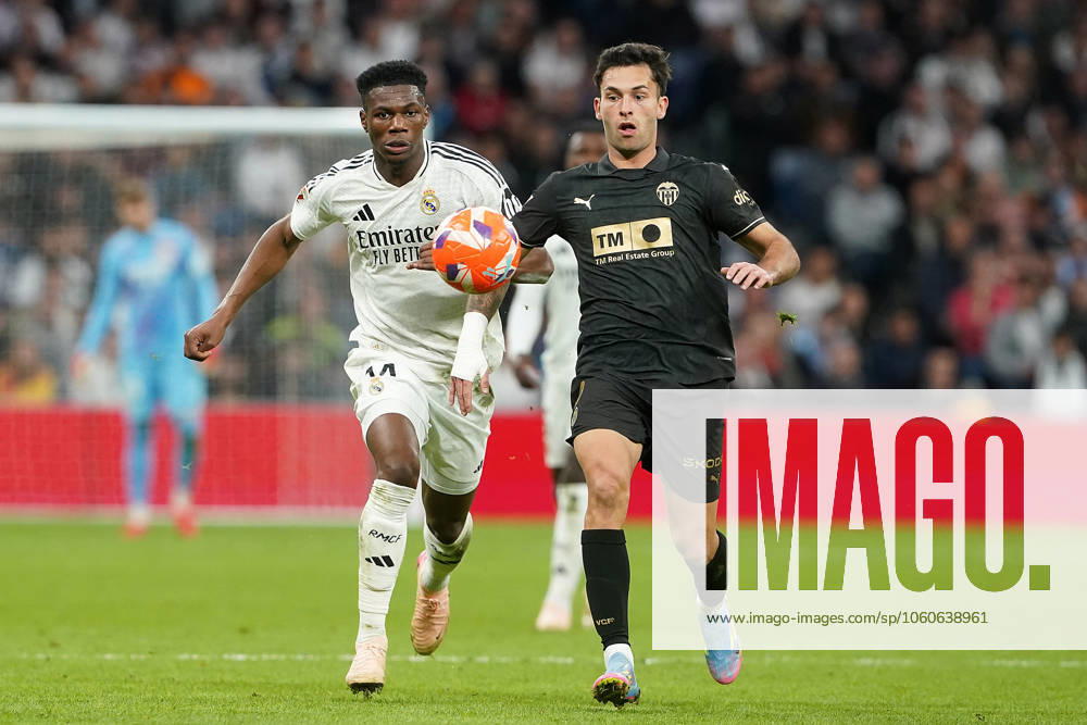 Real Madrid CFs Aurelien Tchouameni (l) and Valencia CF s Hugo Duro during La Liga match. April 5, 2025. (20250405568)