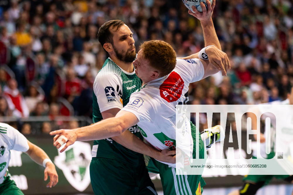 Lukas STUTZKE TSV Hannover Burgdorf, 39 in a duel against Josip SARAC FRISCH AUF Goeppingen, 13 TSV Hannover Burgdorf HAN vs FRISCH AUF Goeppingen FAG , Handball, Men, Daikin Handball Bundesliga HBL , 25 Matchday, Season 2024 2025, 06 04 2025 TSV Hannover Burgdorf HAN vs FRISCH AUF Goeppingen FAG , Handball, Men, Daikin Handball Bundesliga HBL , 25 Matchday, Season 2024 2025, 06 04 2025 Hannover