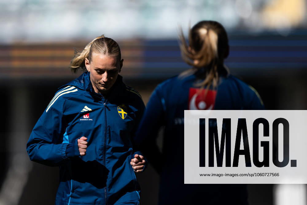 Stina Blackstenius of the Swedish women s national football team during a training session on April 7, 2025 in Gothenburg Photo Mathias Bergeld BILDBYRAN code MB MB1126 fotboll football soccer fotball nations league uefa womens nations league träning practice training sverige sweden dam bbeng