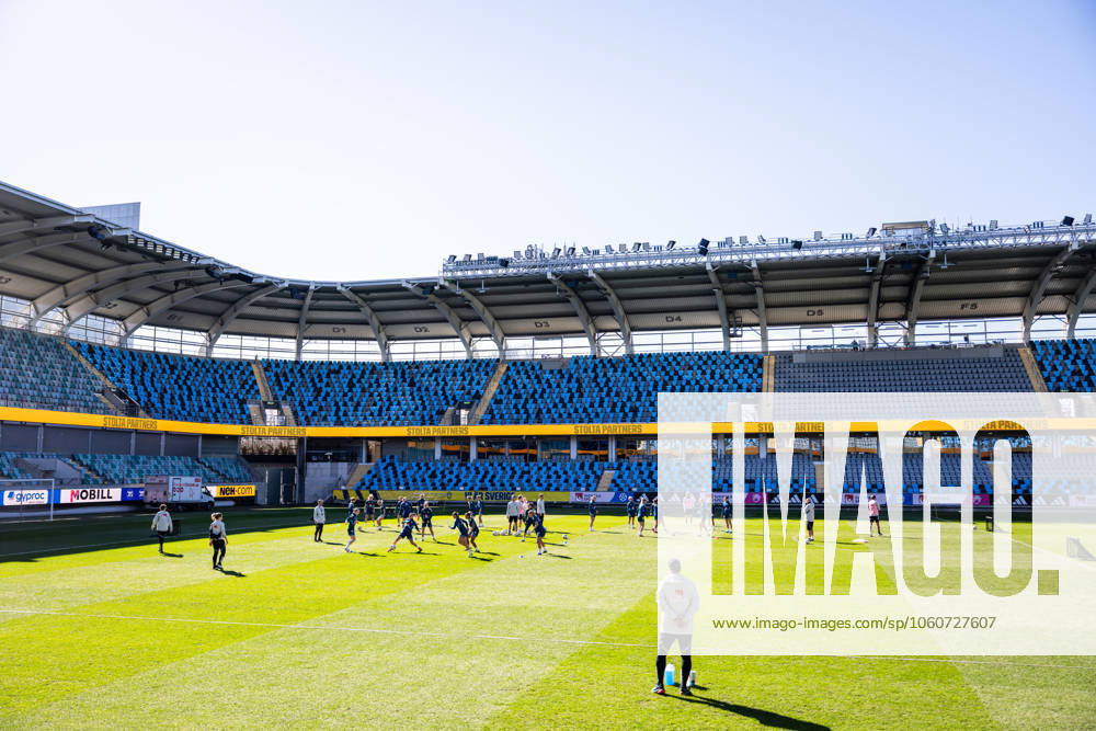 Players of the Swedish women s national football team during a training session on April 7, 2025 in Gothenburg Photo Mathias Bergeld BILDBYRAN code MB MB1126 fotboll football soccer fotball nations league uefa womens nations league träning practice training sverige sweden dam bbeng