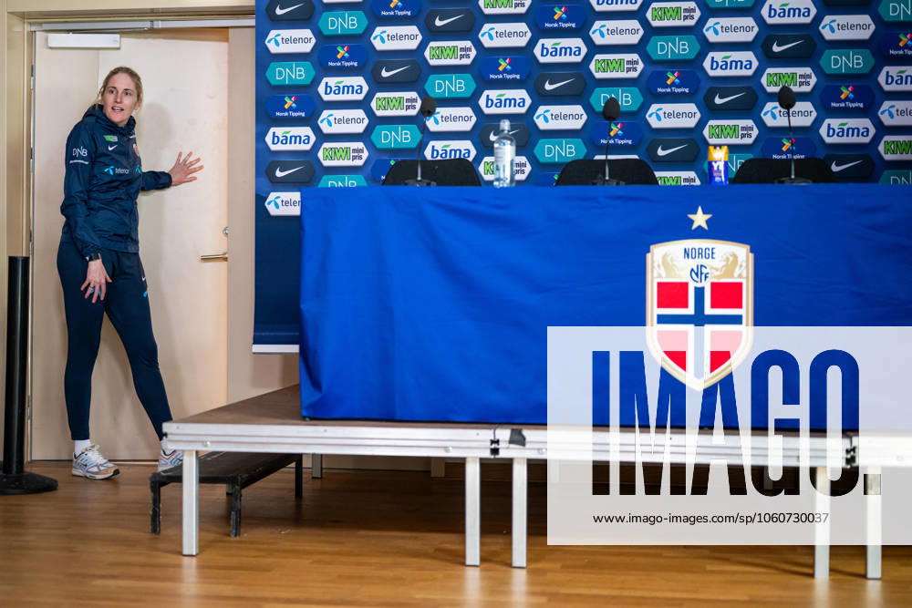 Head coach Gemma Grainger of the Norwegian women s national football team during a press conference on April 7, 2025 in Oslo Photo Vegard Grott BILDBYRAN kod VG VG0748 bbeng fotboll football soccer fotball norge norway women dam nations league press conference pressekonferanse