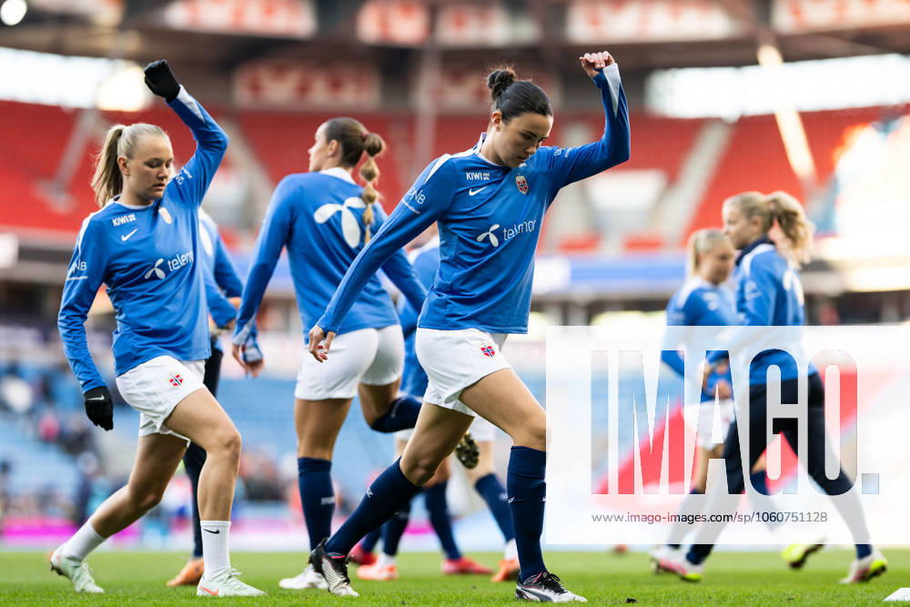 Frida Maanum and Ingrid Syrstad Engen of Norway during warm ups ahead of the UEFA Womens Nations League football match between Norway and France on April 8, 2025 in Oslo Photo Vegard Grott BILDBYRAN kod VG VG0749 bbeng fotboll football soccer fotball nations league landskamp norge norway dam frankrike france uefa womens nations league