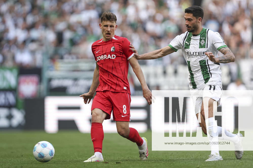 Maximilian Eggestein SC Freiburg and Tim Kleindienst Borussia Moenchengladbach in action, on the ball, individual action during the 1 Bundesliga match between Borussia Moenchengladbach and SC Freiburg, Stadion im Borussia Park on April 12, 2025 in Moenchengladbach, Germany Photo by Oliver Kaelke DeFodi Images Maximilian Eggestein SC Freiburg and Tim Kleindienst Borussia Moenchengladbach controls the ball during the Bundesliga match between Borussia Mönchengladbach and SC Freiburg at Stadium in Borussia Park on April 12, 2025 in Mönchengladbach, Germany Photo by Oliver Kaelke DeFodi Images DFL regulations prohibit any use of photographs as image sequences and or quasi video Photo by Oliver Kaelke DeFodi Images
