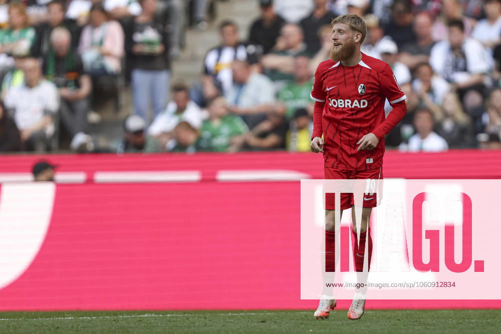 Jan Niklas Beste SC Freiburg looks on during the Bundesliga 1 match between Borussia Mönchengladbach and SC Freiburg, Stadium in Borussia Park on April 12, 2025 in Mönchengladbach, Germany Photo by Oliver Kaelke DeFodi Images Jan Niklas Beste SC Freiburg looks on during the Bundesliga match between Borussia Mönchengladbach and SC Freiburg at Stadium in Borussia Park on April 12, 2025 in Mönchengladbach, Germany Photo by Oliver Kaelke DeFodi Images DFL regulations prohibit any use of photographs as image sequences and or quasi video Photo by Oliver Kaelke DeFodi Images
