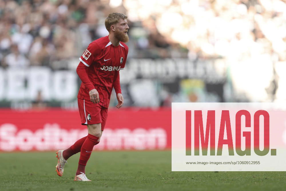 Jan Niklas Beste SC Freiburg looks on during the Bundesliga 1 match between Borussia Mönchengladbach and SC Freiburg, Stadium in Borussia Park on April 12, 2025 in Mönchengladbach, Germany Photo by Oliver Kaelke DeFodi Images Jan Niklas Beste SC Freiburg looks on during the Bundesliga match between Borussia Mönchengladbach and SC Freiburg at Stadium in Borussia Park on April 12, 2025 in Mönchengladbach, Germany Photo by Oliver Kaelke DeFodi Images DFL regulations prohibit any use of photographs as image sequences and or quasi video Photo by Oliver Kaelke DeFodi Images