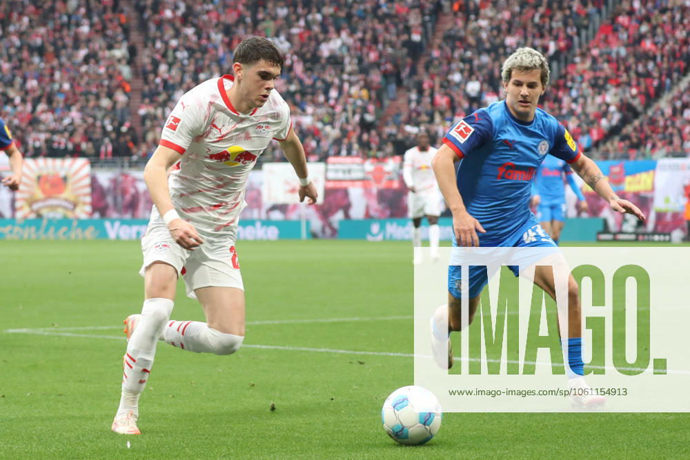 Soccer 1 Bundesliga, RB Leipzig Holstein Kiel, v l Kosta Nedeljkovic Leipzig, 21 , John Tolkin Kiel Leipzig