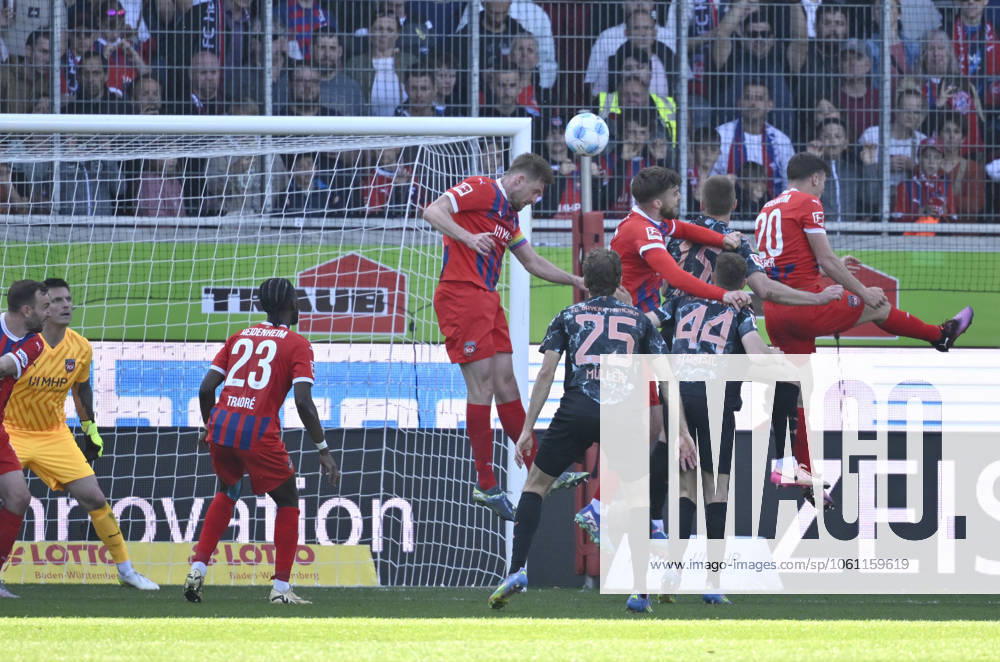 Penalty area scene, goal area scene header duel duel action Patrick Mainka 1 FC Heidenheim 1846 FCH 06 1 FC Heidenheim 1846 FCH vs FC Bayern Muenchen FCB 19 04 2025 DFL REGULATIONS PROHIBIT ANY USE OF PHOTOGRAPHS AS IMAGE SEQUENCES AND OR QUASI VIDEO 1 FC Heidenheim 1846 FCH vs FC Bayern Muenchen FCB
