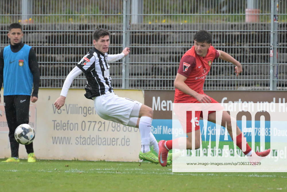 Antonis Aidonis SG Sonnenhof Großaspach, 15 in duel with Yannick Spaet FC 08 Villingen II, 11 FC 08 Villingen II vs SG Sonnenhof Großaspach, Football, Oberliga Baden Wuerttemberg, Matchday 28, Season 2024 2025, 20 04 2025 FC 08 Villingen II vs SG Sonnenhof Großaspach , Football, Oberliga Baden Wuerttemberg, Matchday 28 , Season 2024 2025 , 20 04 2025 Villingen