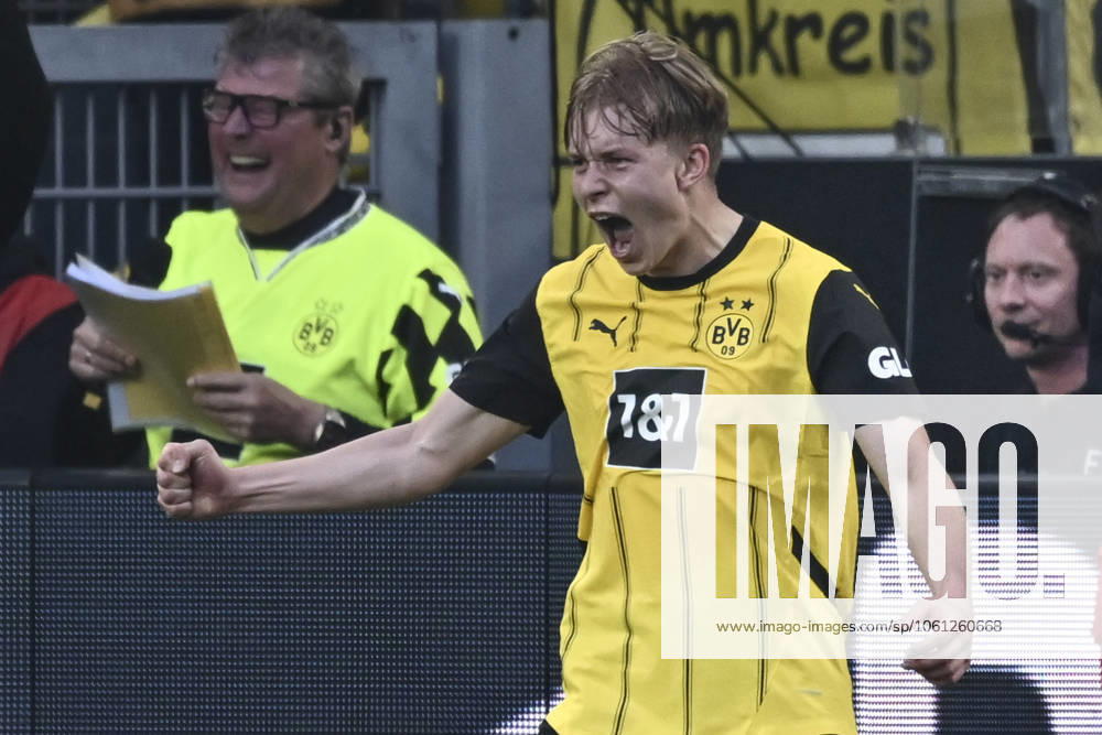Daniel Svensson Dortmund 24 cheers after scoring 3 1 20 04 2025 Soccer Borussia Dortmund vs Borussia Moenchengladbach, Signal Iduna Park, Dortmund, DFB DFL REGULATIONS PROHIBIT ANY USE OF PHOTOGRAPHS AS IMAGE SEQUENCES AND OR QUASI VIDEO