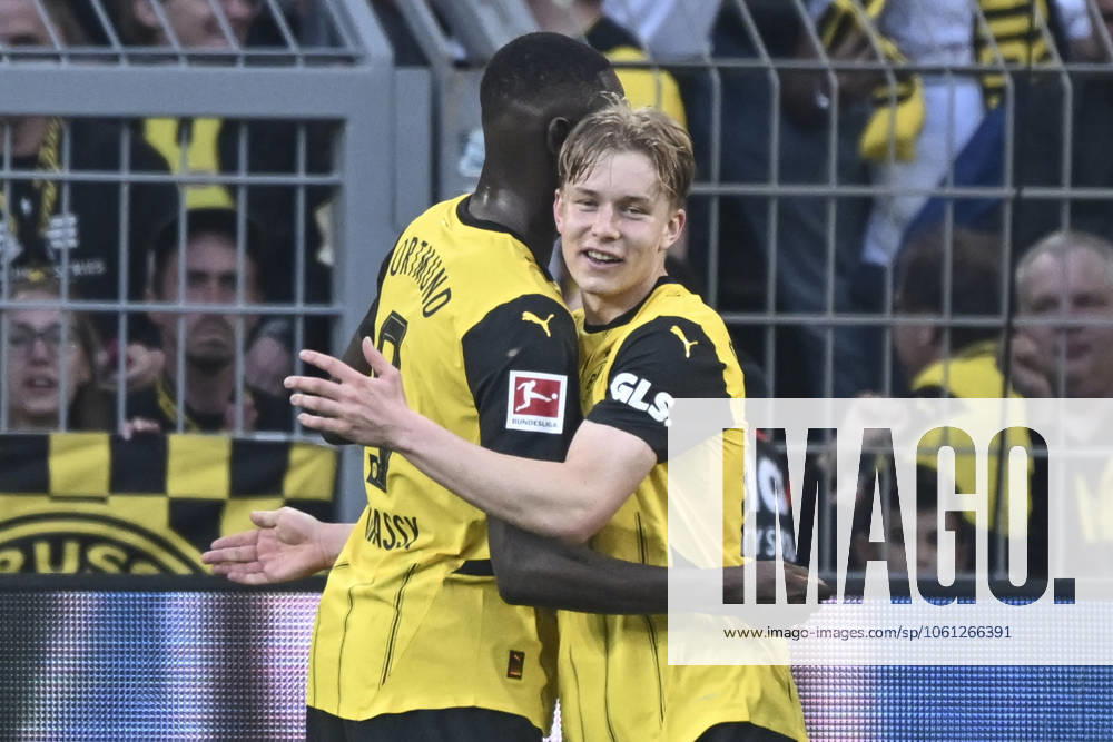Daniel Svensson Dortmund 24 celebrates after scoring the 3 1 goal with Serhou Guirassy Dortmund 9 20 04 2025 Football Borussia Dortmund vs Borussia Moenchengladbach, Signal Iduna Park, Dortmund, DFB DFL REGULATIONS PROHIBIT ANY USE OF PHOTOGRAPHS AS IMAGE SEQUENCES AND OR QUASI VIDEO