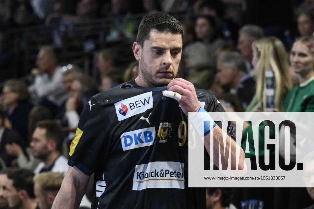 In the picture from l Mijajlo Marsenic Fuechse Berlin, 93 , gets, sees red, GER, Berlin, Handball, Fuechse Berlin vs Aalborg Handbold, HF Champions League, in the Max Schmeling Halle, 24 04 2025,