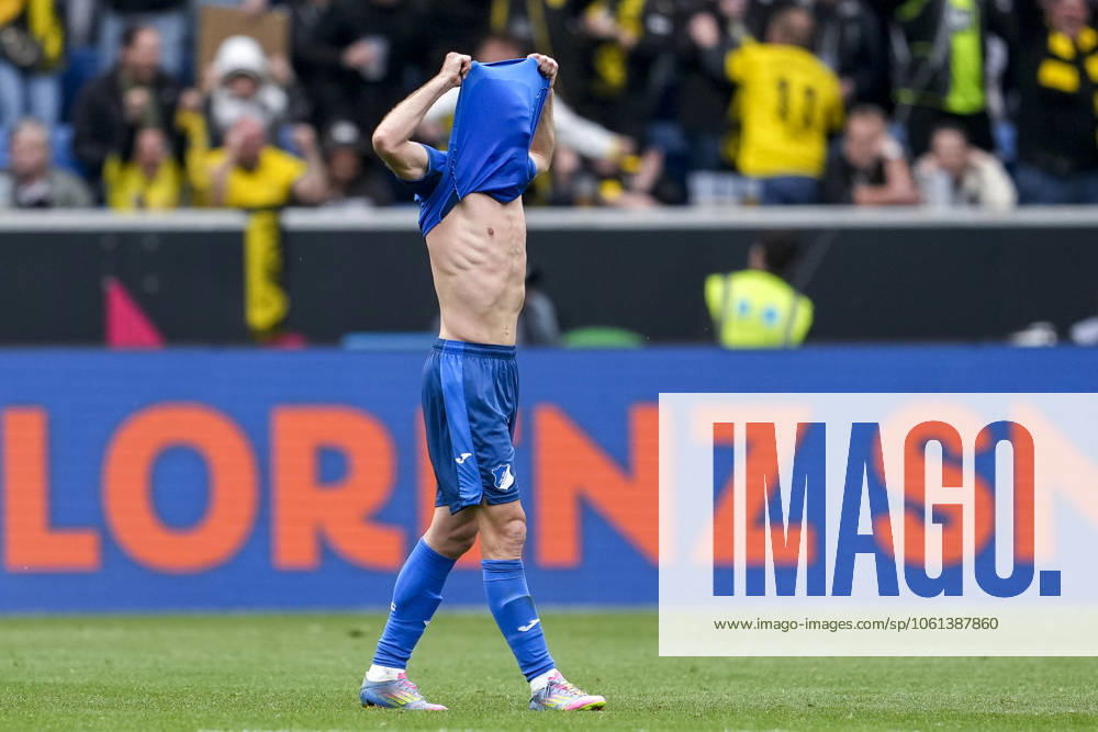 Andrej Kramaric Hoffenheim, 27 , TSG 1899 Hoffenheim player, looking disappointed, disappointment, frustration, disappointed, pessimistic, after conceding the 2 3 goal, action, action scene, 26 04 2025, Sinsheim Germany , Soccer, Bundesliga, TSG 1899 Hoffenheim Borussia Dortmund, DFB DFL REGULATIONS PROHIBIT ANY USE OF PHOTOGRAPHS AS IMAGE SEQUENCES AND OR QUASI VIDEO