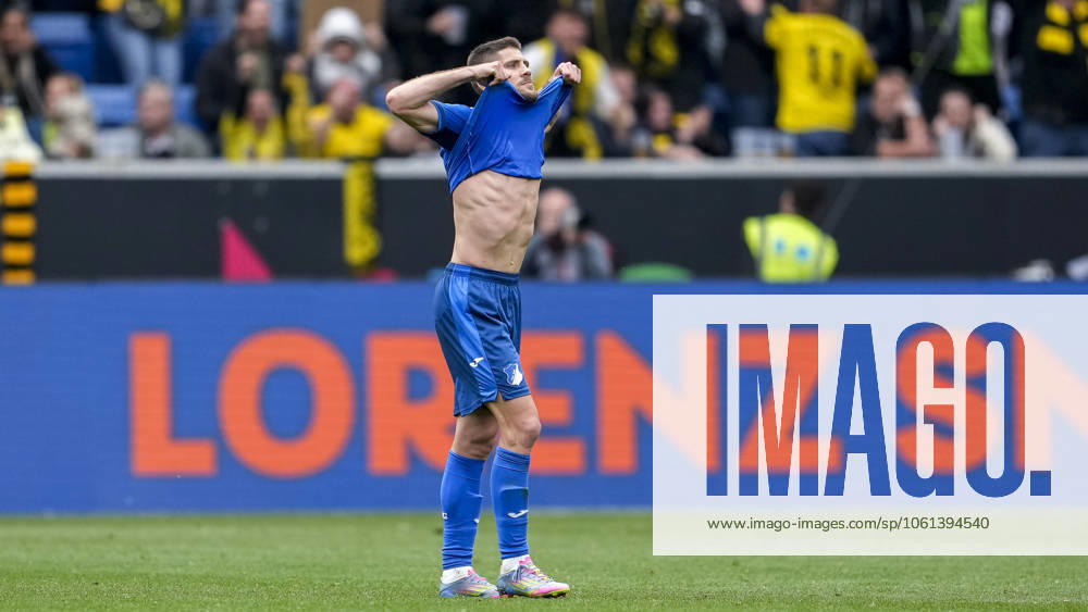Andrej Kramaric Hoffenheim, 27 , TSG 1899 Hoffenheim player, cropped image, full body, single image, single photo, action, action, looking disappointed, disappointment, frustration, disappointed, pessimistic, after the conceded goal to 2 3, match scene, 26 04 2025, Sinsheim Germany , Soccer, Bundesliga, TSG 1899 Hoffenheim Borussia Dortmund, DFB DFL REGULATIONS PROHIBIT ANY USE OF PHOTOGRAPHS AS IMAGE SEQUENCES AND OR QUASI VIDEO