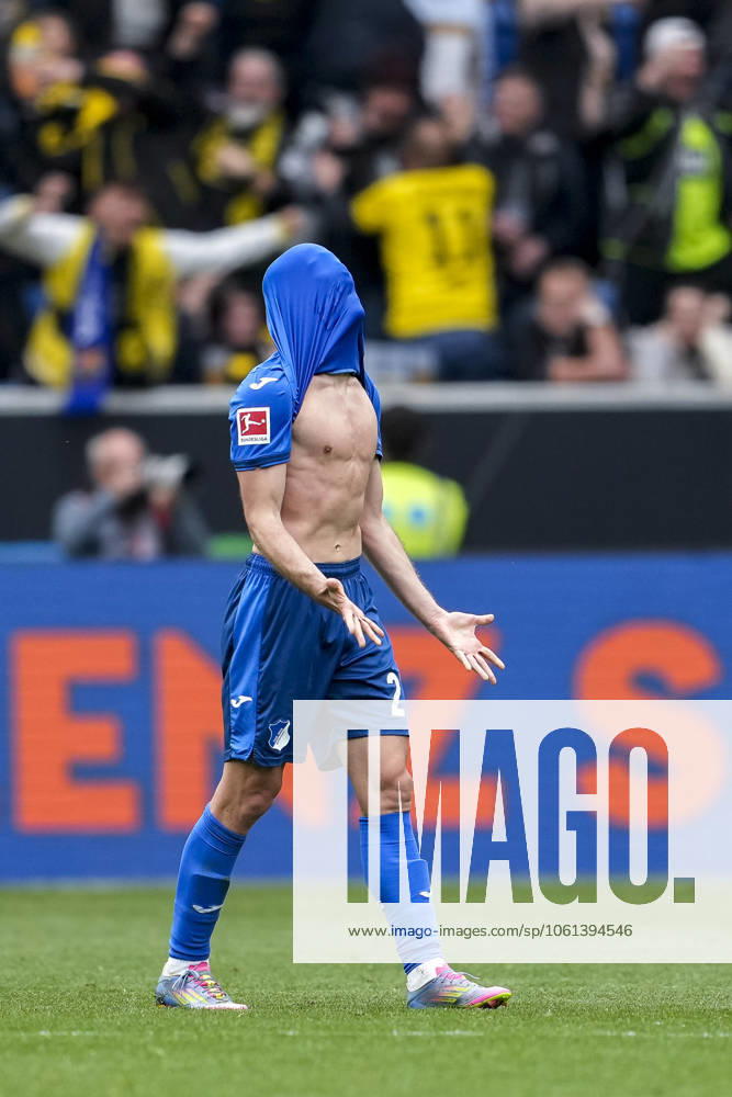 Andrej Kramaric Hoffenheim, 27 , TSG 1899 Hoffenheim player, cropped image, full body, single image, single photo, action, action, looking disappointed, disappointment, frustration, disappointed, pessimistic, after the conceded goal to 2 3, match scene, 26 04 2025, Sinsheim Germany , Soccer, Bundesliga, TSG 1899 Hoffenheim Borussia Dortmund, DFB DFL REGULATIONS PROHIBIT ANY USE OF PHOTOGRAPHS AS IMAGE SEQUENCES AND OR QUASI VIDEO