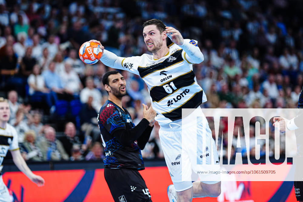 Throw Goal Hendrik Pekeler THW Kiel, 61 GER, THW Kiel vs Limoges Handball, Handball, EHF European League, Quarter-final, second leg, 2024 2025 season, 29 04 2025 GER, THW Kiel vs Limoges Handball, Handball, EHF European League, Quarter-final, second leg, 2024 2025 season, 29 04 2025 Kiel