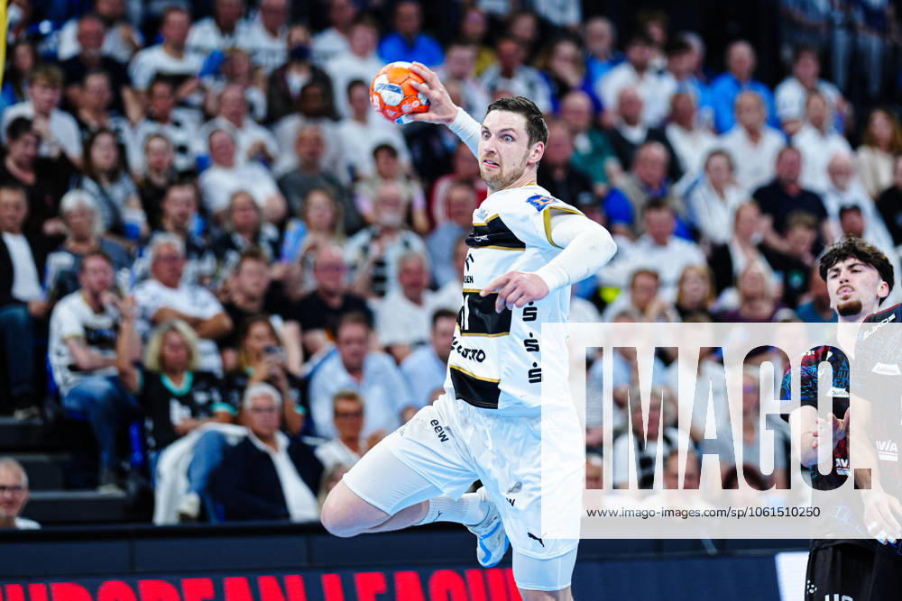 Throw Goal Hendrik Pekeler THW Kiel, 61 GER, THW Kiel vs Limoges Handball, Handball, EHF European League, Quarter-final, second leg, 2024 2025 season, 29 04 2025 GER, THW Kiel vs Limoges Handball, Handball, EHF European League, Quarter-final, second leg, 2024 2025 season, 29 04 2025 Kiel