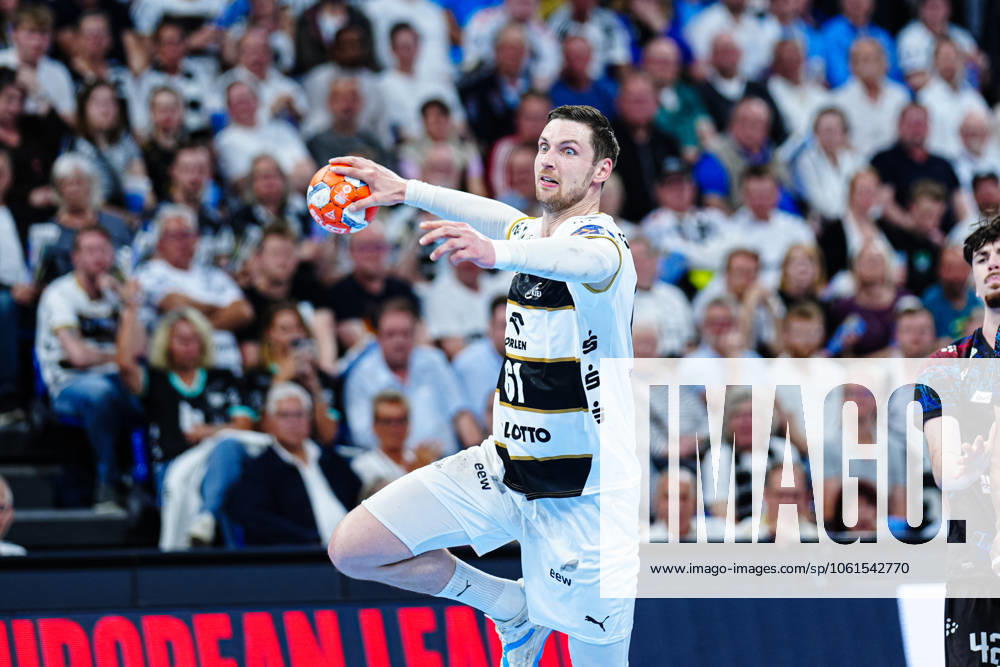 Throw Goal Hendrik Pekeler THW Kiel, 61 GER, THW Kiel vs Limoges Handball, Handball, EHF European League, Quarter-final, second leg, 2024 2025 season, 29 04 2025 GER, THW Kiel vs Limoges Handball, Handball, EHF European League, Quarter-final, second leg, 2024 2025 season, 29 04 2025 Kiel