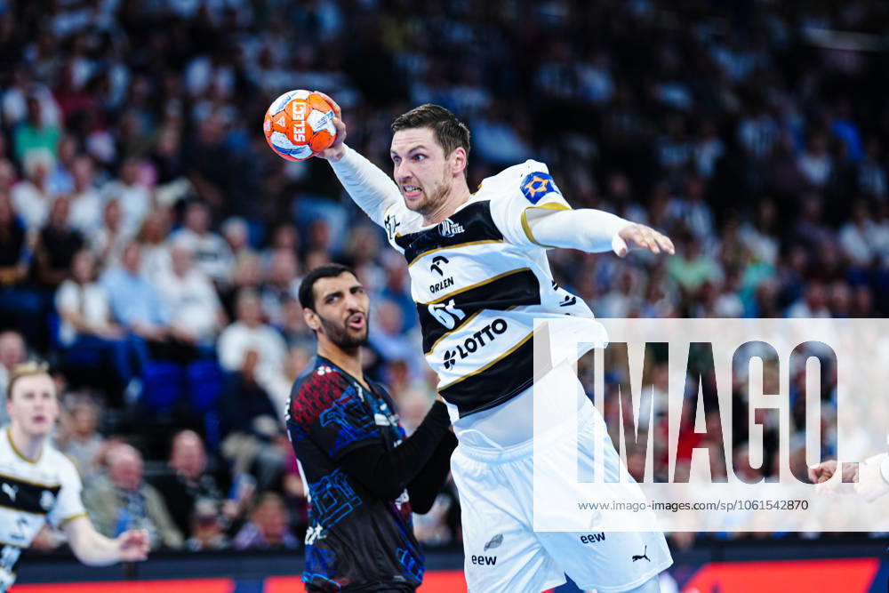 Throw Goal Hendrik Pekeler THW Kiel, 61 GER, THW Kiel vs Limoges Handball, Handball, EHF European League, Quarter-final, second leg, 2024 2025 season, 29 04 2025 GER, THW Kiel vs Limoges Handball, Handball, EHF European League, Quarter-final, second leg, 2024 2025 season, 29 04 2025 Kiel