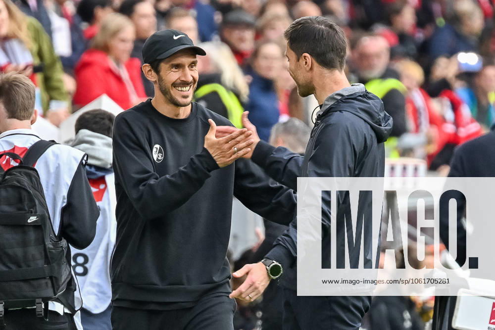 Julian Schuster SC Freiburg, Coach and Xabi Alonso Bayer 04 Leverkusen, Head Coach greet each other before the match GER, SC Freiburg Bayer 04 Leverkusen, Football, Bundesliga, Matchday 32, Season 2024 2025, 04 05 2025 DFL DFB REGULATIONS PROHIBIT ANY USE OF PHOTOGRAPHS AS IMAGE SEQUENCES AND OR QUASI VIDEO GER, SC Freiburg Bayer 04 Leverkusen, Football, Bundesliga, Matchday 32, Season 2024 2025, 04 05 2025 Freiburg