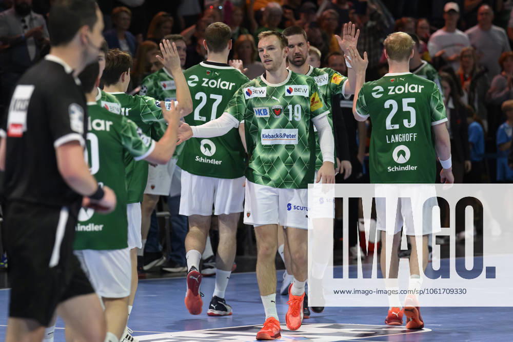 In the picture from l Mathias Gidsel Fuechse Berlin, 19 , are happy about their victory, GER, Berlin, Handball, Fuechse Berlin vs SG BBM Bietigheim, DAIKIN Handball Bundesliga, in the Max Schmeling Halle, 04 05 2025,