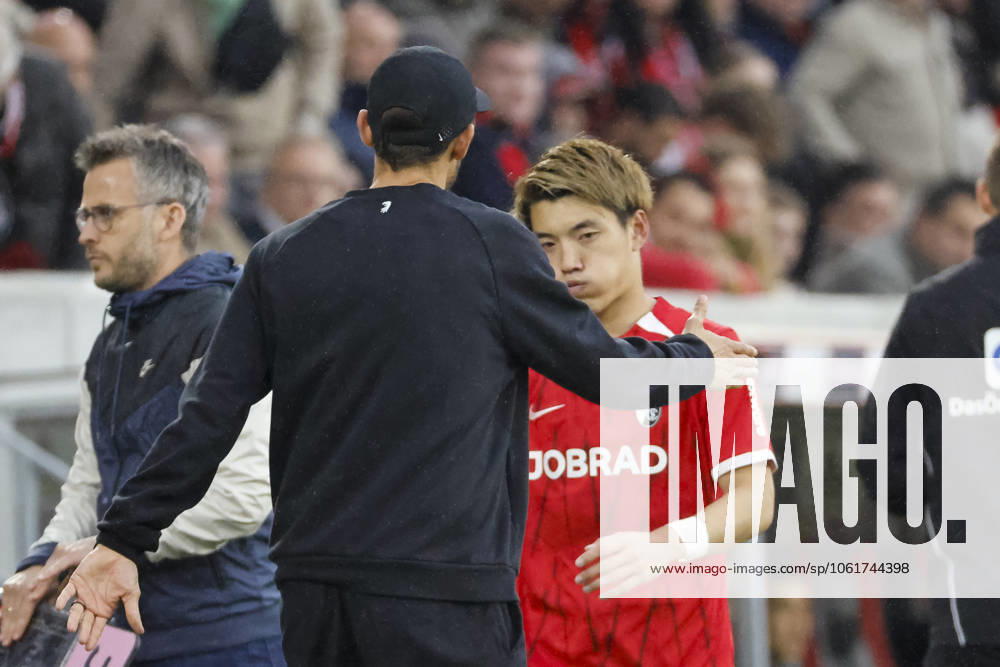 Julian Schuster SC Freiburg, Coach and Ritsu Doan SC Freiburg, 42 , Germany, Soccer, 1 Bundesliga, 32 Matchday, 2024 2025, SC Freiburg vs Bayer 04 Leverkusen, 04 05 2025, Europa Park Stadion, Freiburg im Breisgau, Germany DFL REGULATIONS PROHIBIT ANY USE OF PHOTOGRAPHS AS IMAGE SEQUENCES AND OR QUASI VIDEO Freiburg im Breisgau Europa Park Stadion Baden Württemberg Germany
