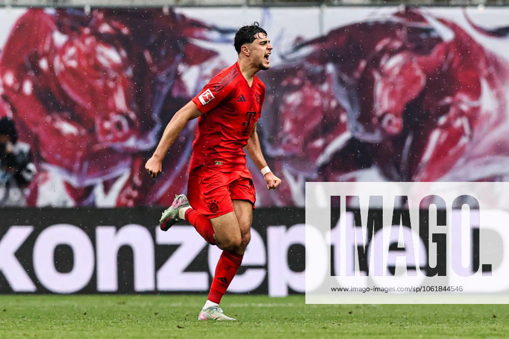 Aleksandar Pavlovic FC Bayern Munich,45 1 Soccer Bundesliga Season 2024 2025 Point Match RB Leipzig vs FC Bayern Munich at the Red Bull Arena in Leipzig Freisteller,Action,Soccer,Germany,Man,Men