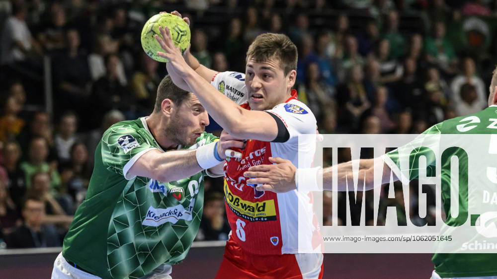 In the picture from l Mijajlo Marsenic Fuechse Berlin, 93 , Aleksandar Capric ThSV Eisenach, 06 , duel, action, fight, fights for the ball, GER, Berlin, Handball, Fuechse Berlin vs ThSV Eisenach, DAIKIN Handball Bundesliga, in the Max Schmeling Halle, 15 05 2025,