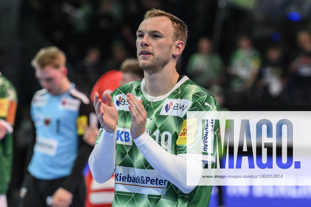 In the picture from l Mathias Gidsel Fuechse Berlin, 19 , cheering, goal celebration, joy, enthusiasm, celebrates, GER, Berlin, handball, Fuechse Berlin vs ThSV Eisenach, DAIKIN Handball Bundesliga, in the Max Schmeling Halle, 15 05 2025,