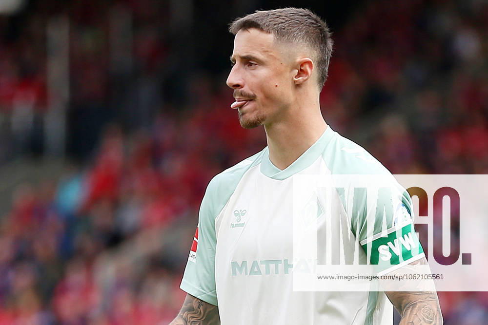 Soccer 1 Bundesliga, 1 FC Heidenheim Werder Bremen v l Marco Friedl SV Werder Bremen Heidenheim