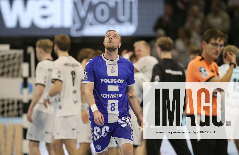 Photo Disappointment after the final whistle among the players from Gummersbach , here Lukas Blohme mourns Handball Men 1 Bundesliga Cup match on Thu 19 12 2024 THW Kiel VfL Gummersbach 36 33 DHB Cup , quarter-final