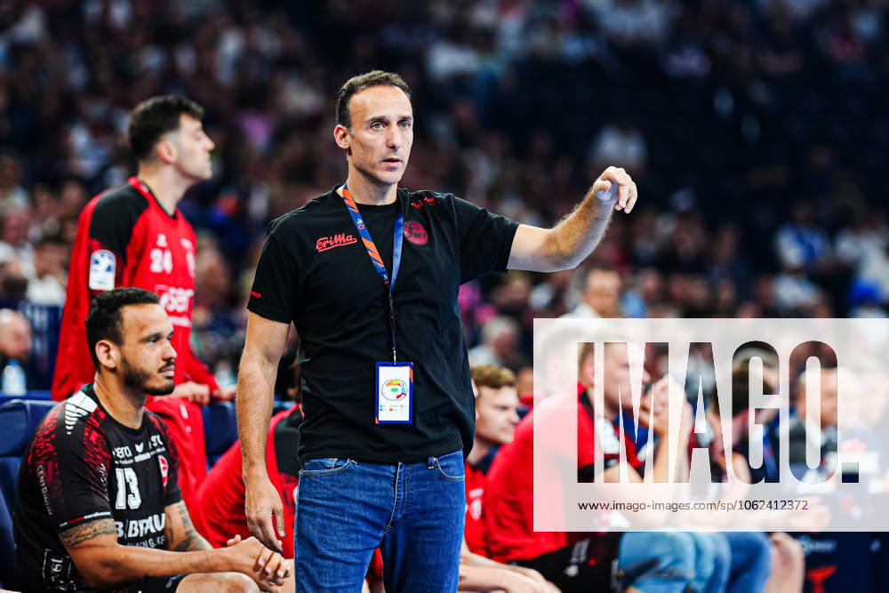 Roberto Garcia Parrondo MT Melsungen, Coach GER, THW Kiel vs MT Melsungen, Handball, EHF European League, Match for 3rd place, 2024 2025 season, 25 05 2025 GER, THW Kiel vs MT Melsungen, Handball, EHF European League, Match for 3rd place, 2024 2025 season, 25 05 2025 Hamburg