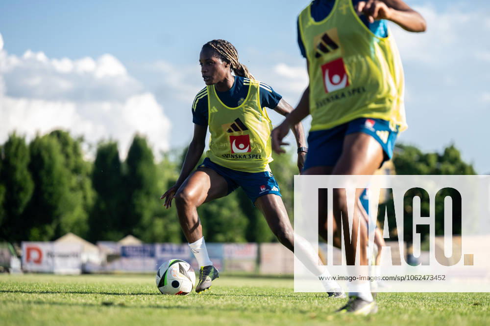 Evelyn Ijeh of the Swedish womens national football team during a training session on May 26, 2025 in Fidenza Photo Ludvig Thunman BILDBYRAN code LT LT0701 fotboll football soccer fotball träning practice training sverige sweden dam bbeng