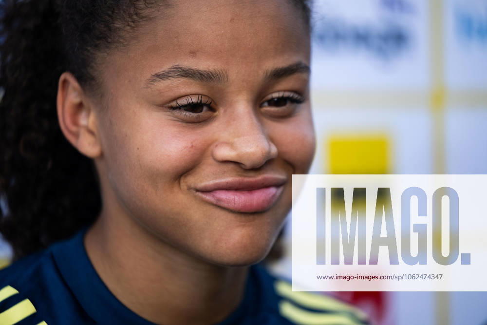 Felicia Schröder of the Swedish womens national football team in mixed zone after a training session on May 26, 2025 in Fidenza Photo Ludvig Thunman BILDBYRAN code LT LT0701 fotboll football soccer fotball träning practice training sverige sweden dam bbeng
