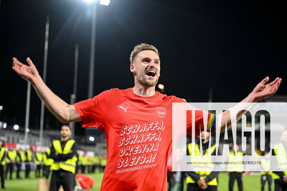 Patrick Mainka 1 FC Heidenheim gestures, gestures during the Bundesliga relegation second leg match between SV Elversberg and 1 FC Heidenheim, URSAPHARM ARENA on May 26, 2025 in Elverberg, Germany Photo by Harry Langer DeFodi Images Patrick Mainka 1 FC Heidenheim gestures during the Bundesliga relegation second leg match between SV Elversberg and 1 FC Heidenheim at URSAPHARM ARENA on May 26, 2025 in Elverberg, Germany Photo by Harry Langer DeFodi Images DFL regulations prohibit any use of photographs as image sequences and or quasi video Photo by Harry Langer DeFodi Images DFL regulations prohibit any use of photographs as image sequences and or quasi video