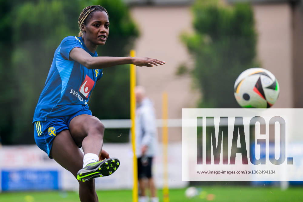 Evelyn Ijeh of the Swedish womens national football team during a training session on May 27, 2025 in Fidenza Photo Ludvig Thunman BILDBYRAN kod LT LT0702 fotboll football soccer fotball sverige sweden dam bbeng