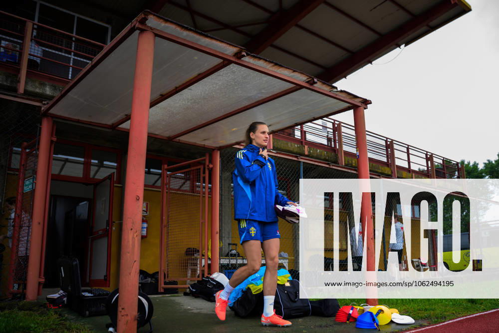 Nathalie Björn of the Swedish womens national football team ahead of a training session on May 27, 2025 in Fidenza Photo Ludvig Thunman BILDBYRAN kod LT LT0702 fotboll football soccer fotball sverige sweden dam bbeng