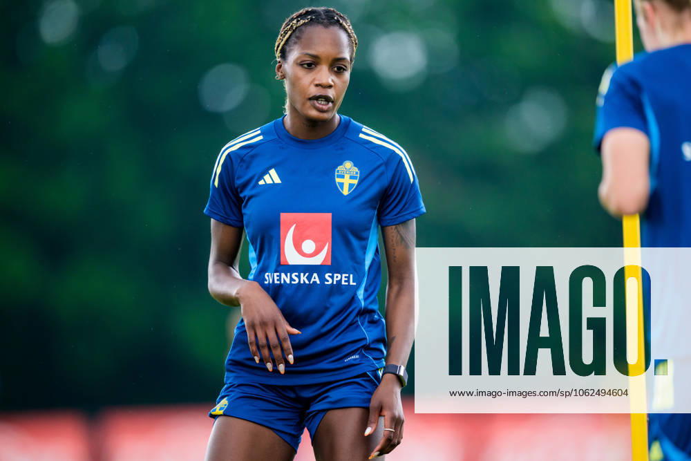 Evelyn Ijeh of the Swedish womens national football team during a training session on May 27, 2025 in Fidenza Photo Ludvig Thunman BILDBYRAN kod LT LT0702 fotboll football soccer fotball sverige sweden dam bbeng