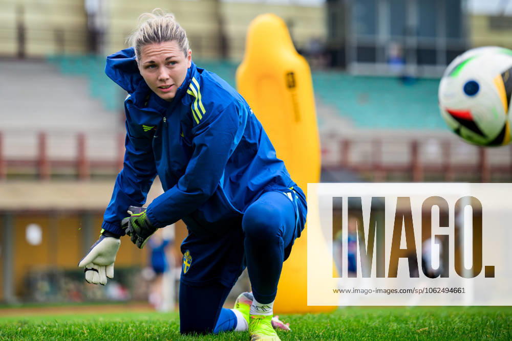 Goalkeeper Jennifer Falk of the Swedish womens national football team during a training session on May 27, 2025 in Fidenza Photo Ludvig Thunman BILDBYRAN kod LT LT0702 fotboll football soccer fotball sverige sweden dam bbeng