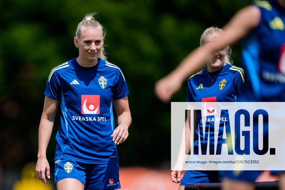Stina Blackstenius of the Swedish womens national football team during a training session on May 28, 2025 in Fidenza Photo Ludvig Thunman BILDBYRAN code LT LT0703 fotboll football soccer fotball träning practice training sverige sweden dam bbeng