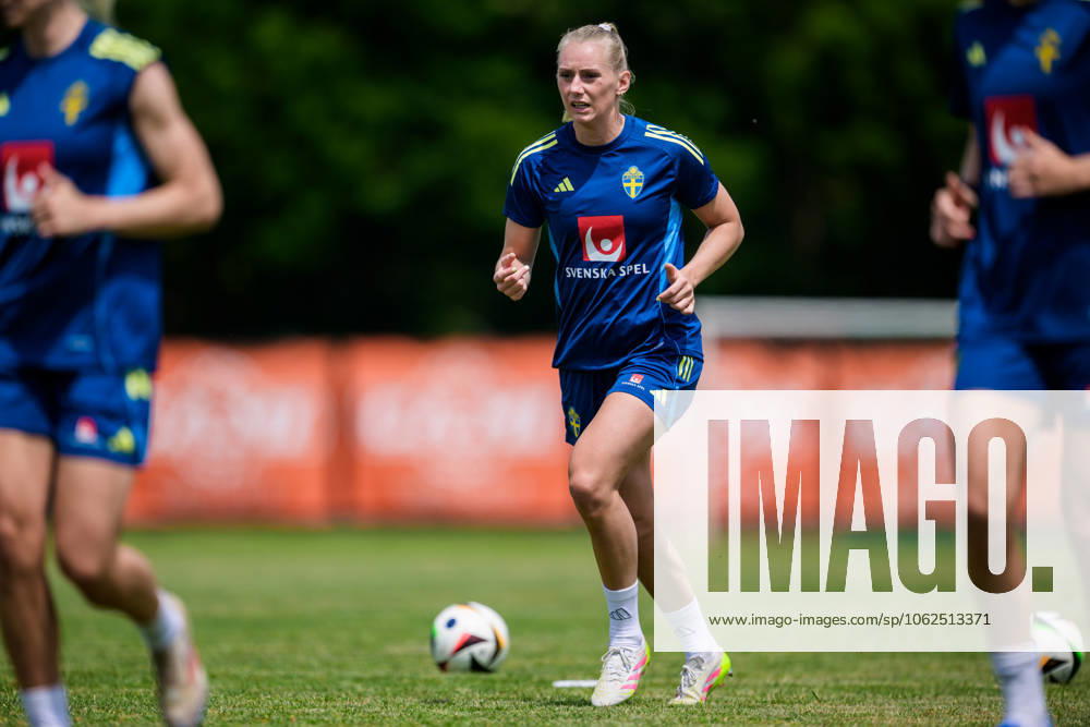 Stina Blackstenius of the Swedish womens national football team during a training session on May 28, 2025 in Fidenza Photo Ludvig Thunman BILDBYRAN code LT LT0703 fotboll football soccer fotball träning practice training sverige sweden dam bbeng