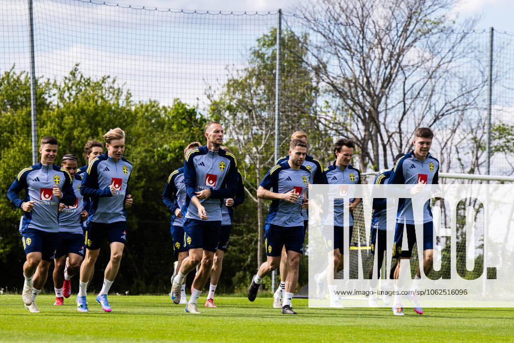 Players of the Swedish men s national football team during a training session on May 28, 2025 in Stockholm Photo Kenta Jönsson BILDBYRAN COP 210 KJ0245 fotboll football soccer fotball landskamp träning practice training sverige sweden sverige a bbeng