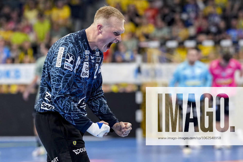 David Späth Goalkeeper, RNL, 29 , single picture, single photo, action, action, cheer, cheers, celebration, joy, rejoice, rejoicing, confident, optimistic, positive, game scene, 29 05 2025, Mannheim Germany , Handball, Bundesliga, Rhein Neckar Löwen TVB Stuttgart