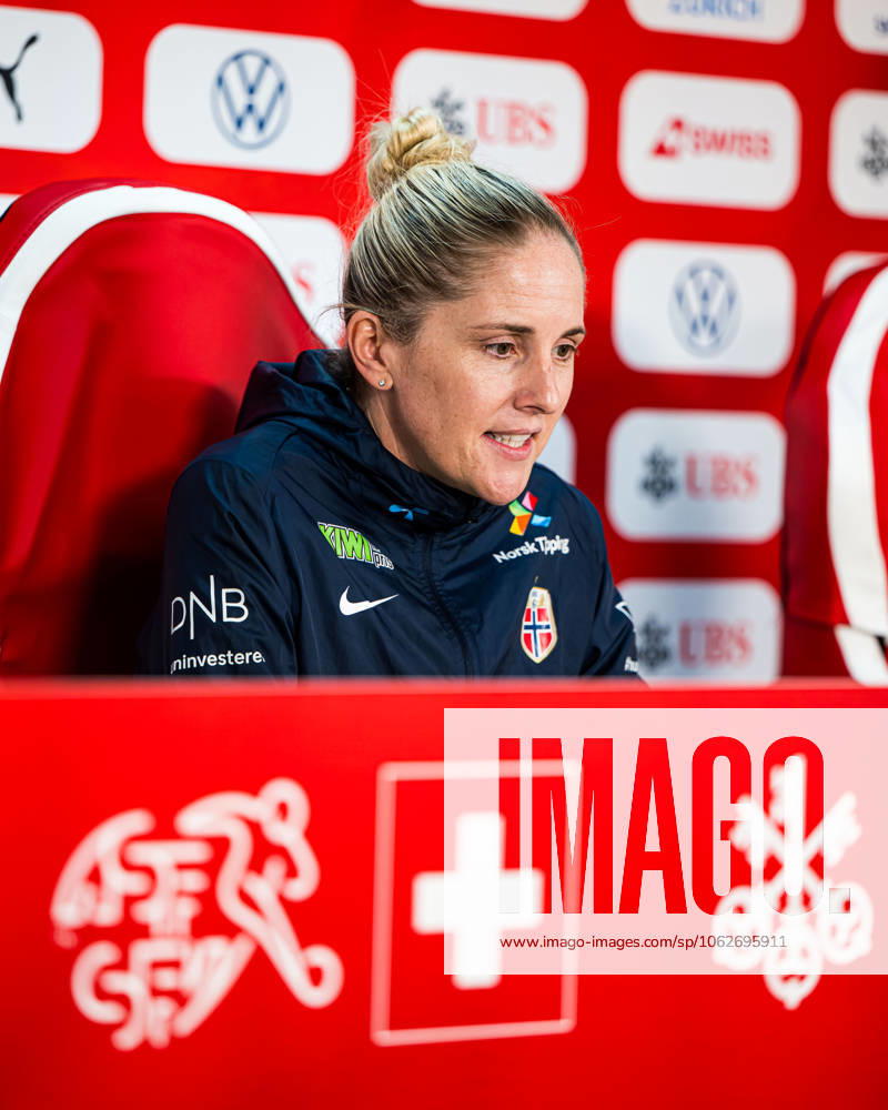 Head coach Gemma Grainger of the Norwegian women s national football team during a press conference on June 2, 2025 in Sion Photo Marius Simensen BILDBYRAN COP 238 bbeng dam football fotball fotboll norge norway press conference pressekonferanse soccer uefa women s nations league