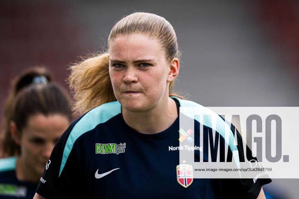 Signe Gaupset of the Norwegian women s national football team during a training session on June 2, 2025 in Sion Photo Marius Simensen BILDBYRAN COP 238 bbeng dam football fotball fotboll norge norway practice soccer training trening träning uefa women s nations league