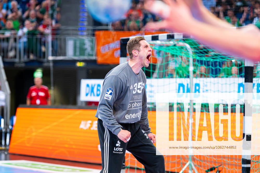 Joel Birlehm TSV Hannover Burgdorf, No. 35 v l , TSV Hannover Burgdorf green against THW Kiel white on matchday 33 of the 2024 2025 season in the DAIKIN Handball Bundesliga 04 06 2025, ZAG Arena Hannover, GER ,
