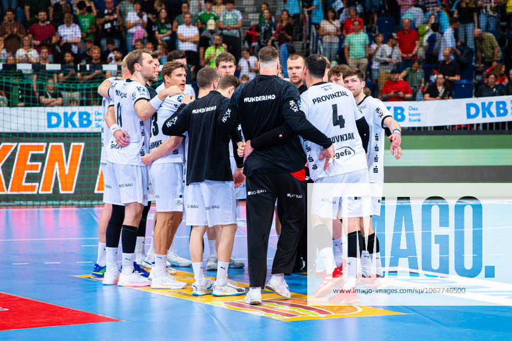 V l , TSV Hannover Burgdorf green vs THW Kiel white on matchday 33 of the 2024 2025 season in the DAIKIN Handball Bundesliga 04 06 2025, ZAG Arena Hannover, GER ,