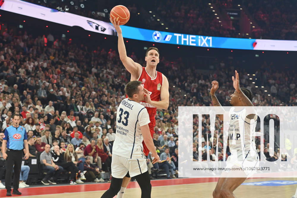 Johannes VOIGTMANN FCB , action,duel against Ryan MIKESELL HD ,re Michael WEATHERS HD Basketball BBL,Saison 2024 2025 ,3 Play Off Semi Final FC Bayern Muenchen MLP Academics Heidelberg am 07 06 2025, S A P G A R D EN