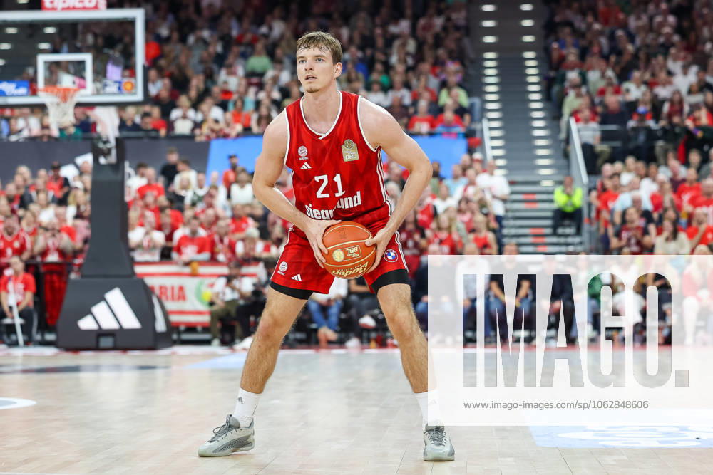 Justuz Hollatz FC Bayern Basketball, 21 , GER, FC Bayern Basketball vs MLP Academics Heidelberg, Basketball, easycredit Basketball Bundesliga, BBL, Playoffs, Semifinals, 2024 2025 season, 07 06 2025, GER, FC Bayern Basketball vs MLP Academics Heidelberg, Basketball, easycredit Basketball Bundesliga, BBL, Playoffs, Semifinals, 2024 2025 season, 07 06 2025 Munich