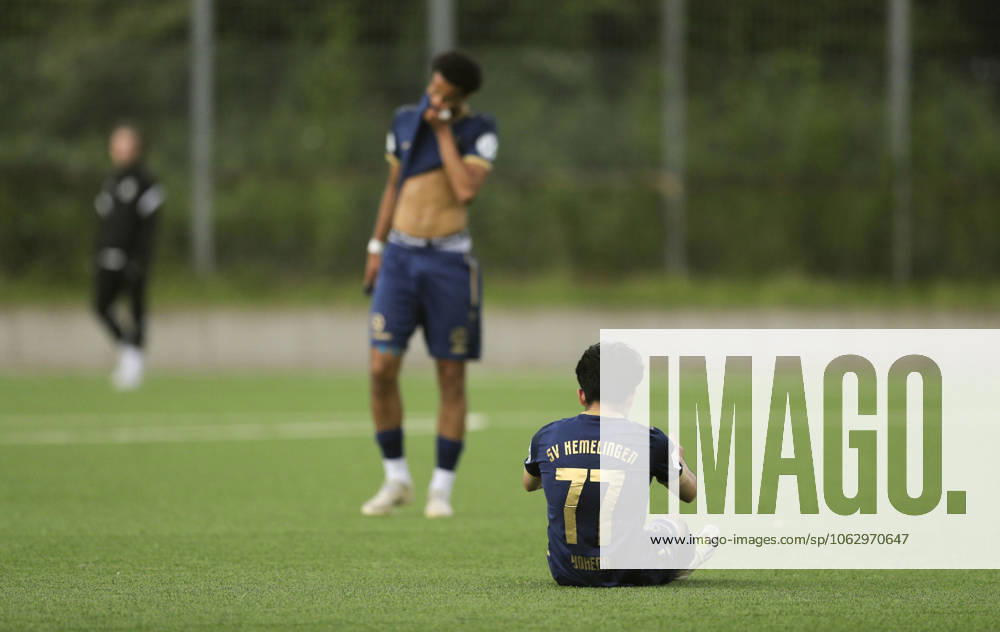 Photo Disappointment after the final whistle among the Hemelingen players, here Shizu YOHENA and Felix Deou at the back BAUHUS Hemelingen Football Promotion round to the regional league, matchday 3 on Wed 04 06 2025 Heider SV SV Hemelingen 0 0