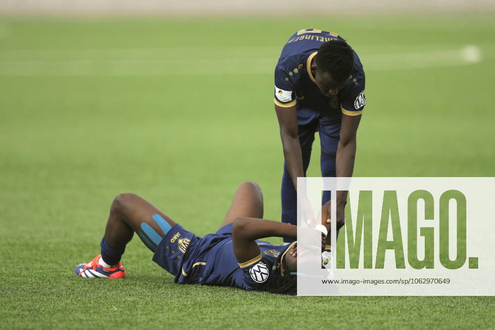 Photo Disappointment after the final whistle among the players from Hemelingen , here Cyril Ebone Ekweh lying on the ground , on the right Clinton William Helmdach comforts him Soccer promotion round to the regional league, matchday 3 on Wed 04 06 2025 Heider SV SV Hemelingen 0 0